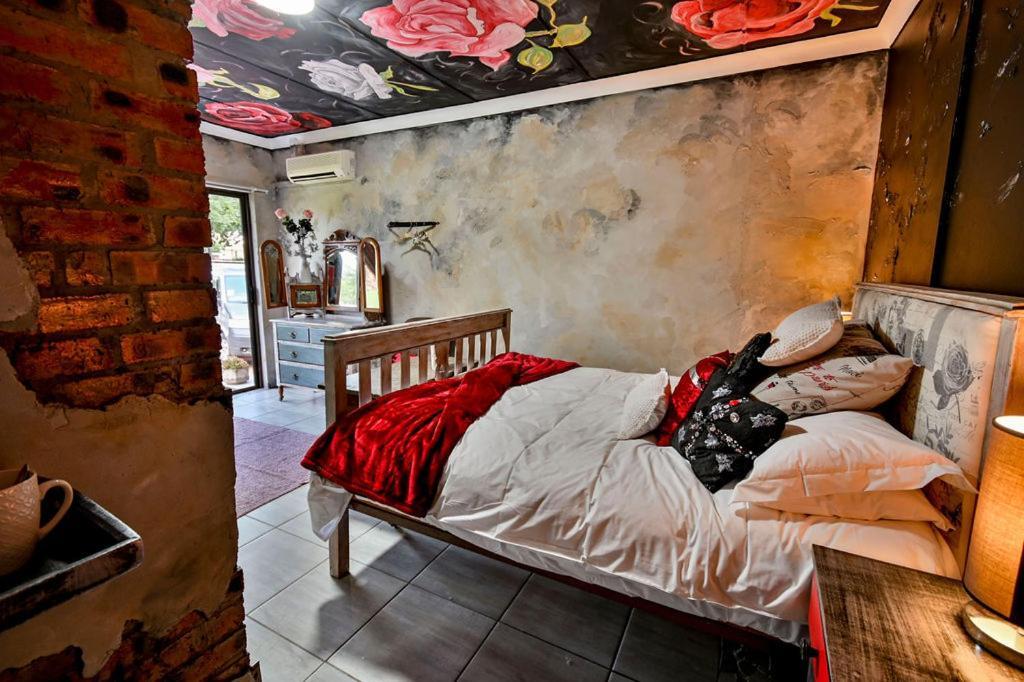 Iszis Guest House Bloemfontein Esterno foto