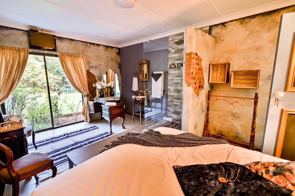 Iszis Guest House Bloemfontein Esterno foto