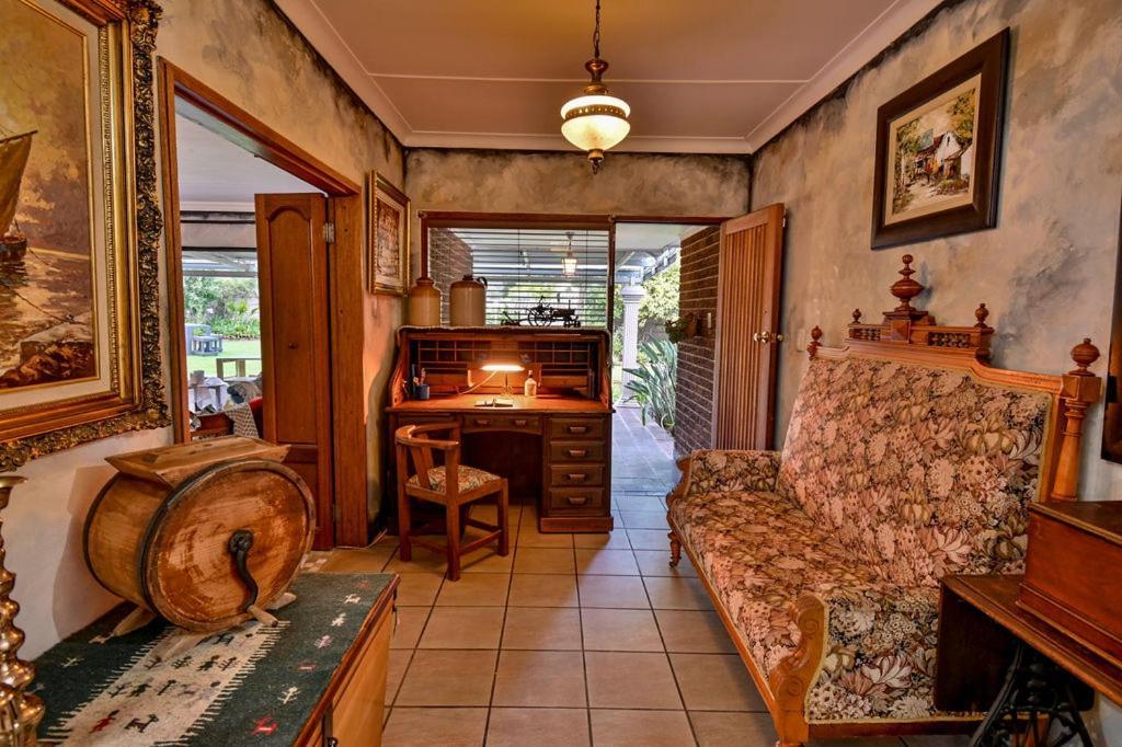 Iszis Guest House Bloemfontein Esterno foto
