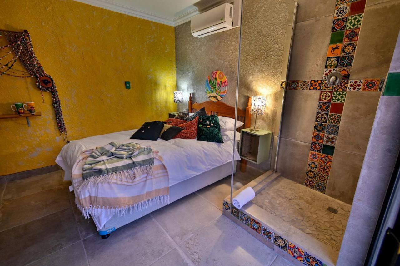 Iszis Guest House Bloemfontein Esterno foto
