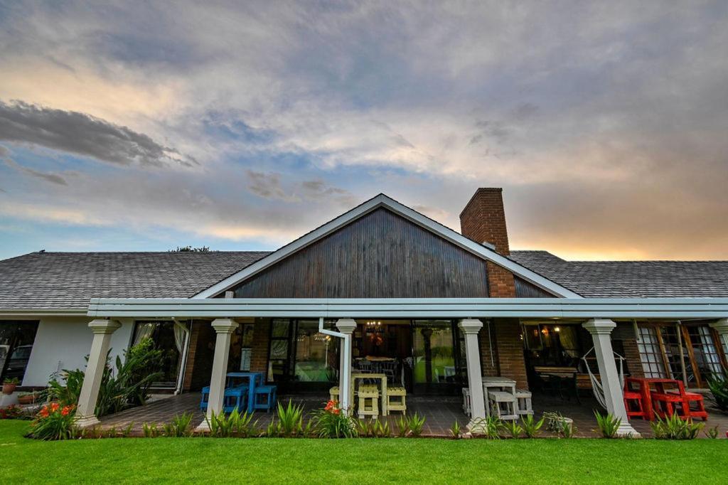 Iszis Guest House Bloemfontein Esterno foto