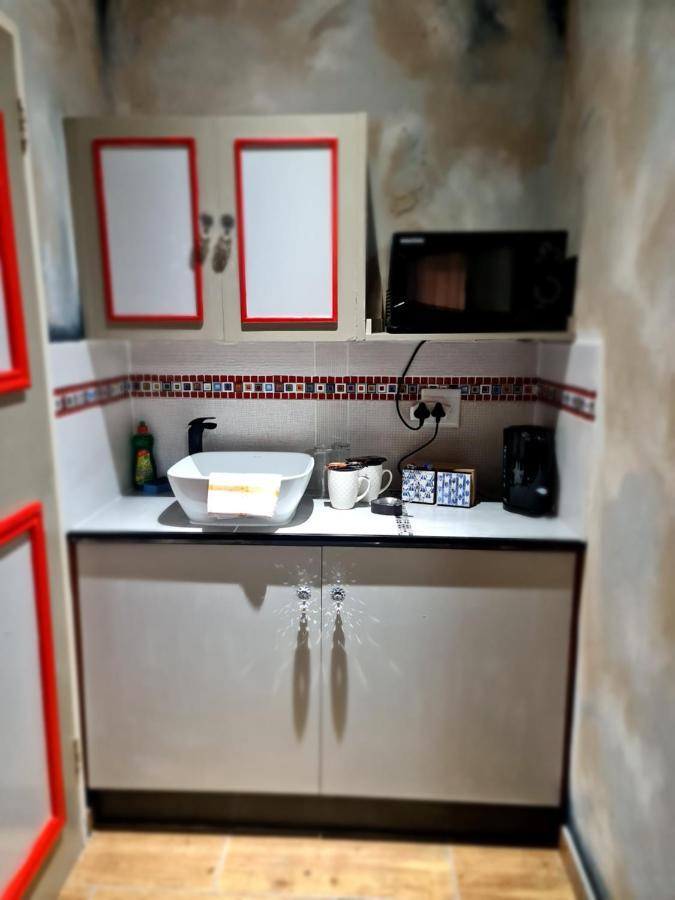 Iszis Guest House Bloemfontein Esterno foto
